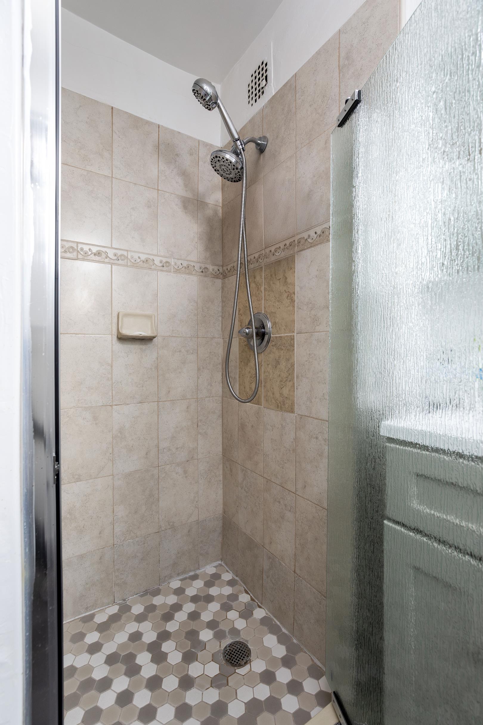 6200 Riverdale Avenue, Apt 6C
