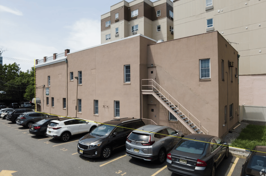 36 Bergen St - Office