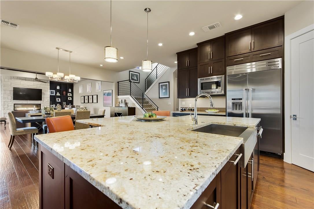 1715 Corto Ln