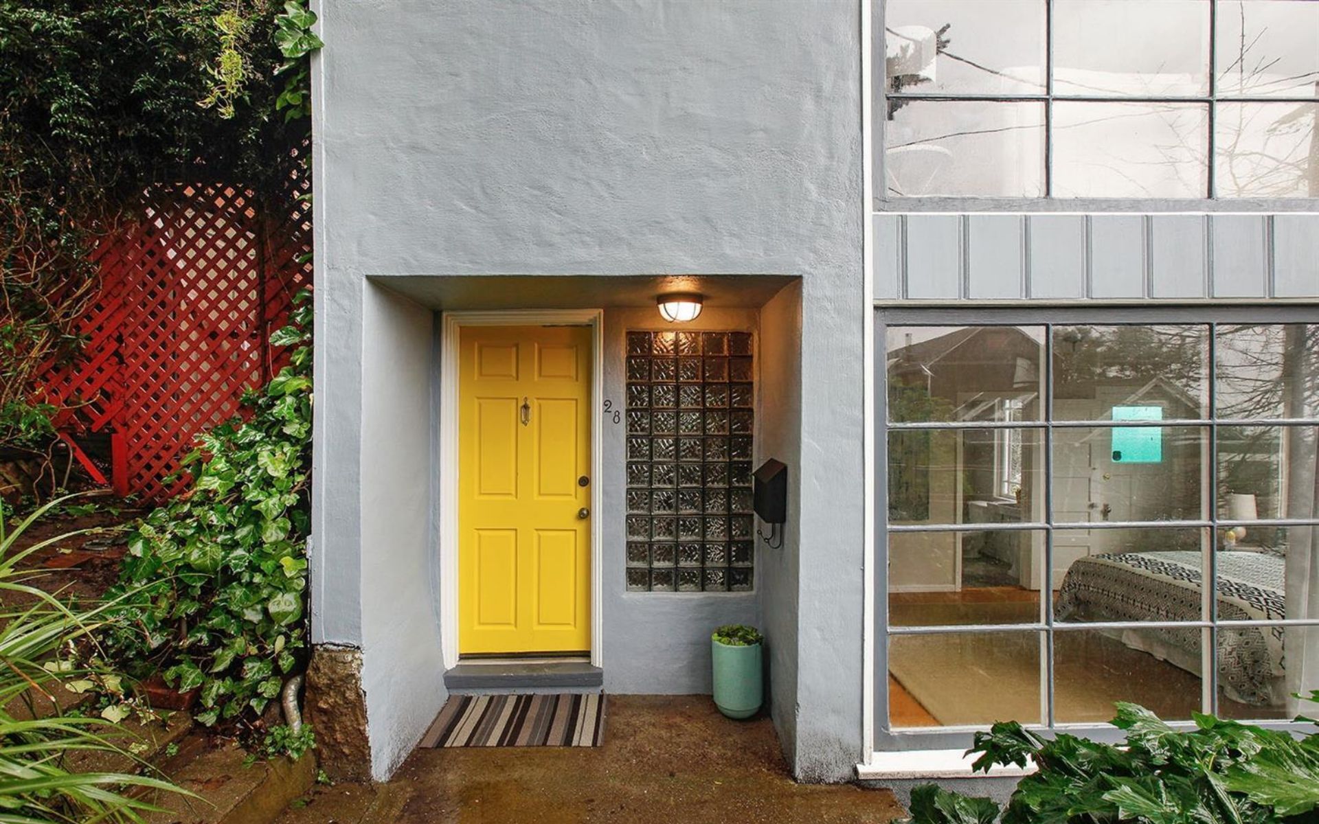 28 Harry St