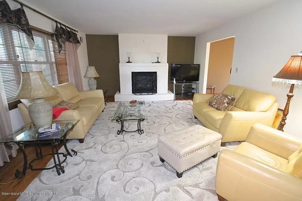348 Todt Hill Rd