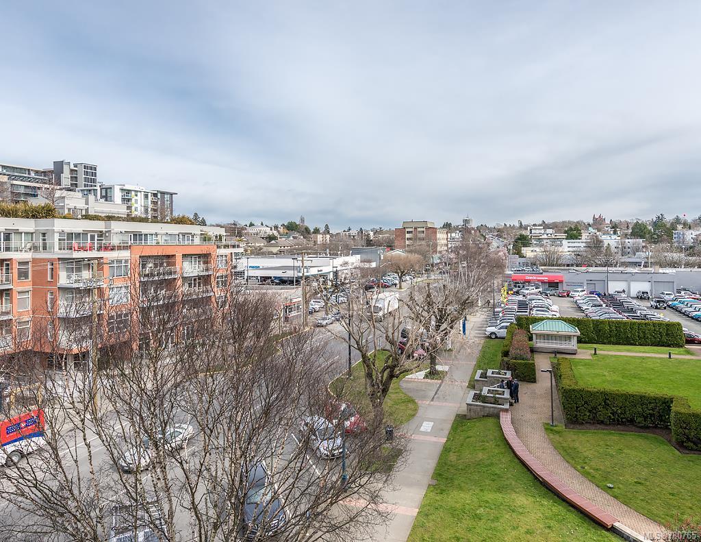 605-1010 View St