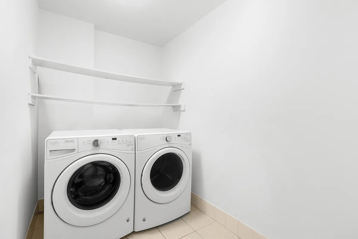 53 North Moore St, #4D