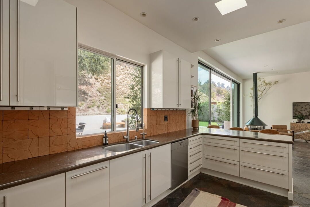 Northstar Pavilion, Amor Rd, 90046