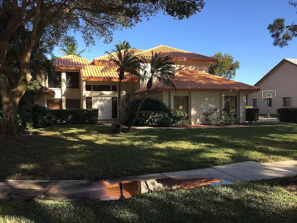 2244 NW 39th Dr