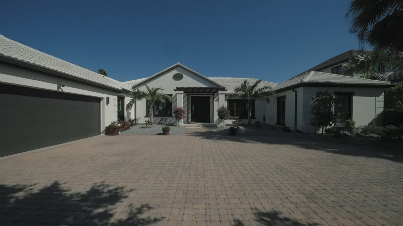 355 W Royal Flamingo Dr, Sarasota, FL 34236