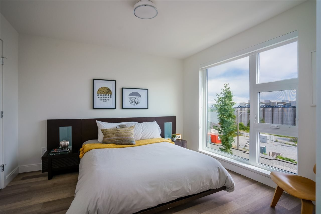 525 E 2nd St, #422
