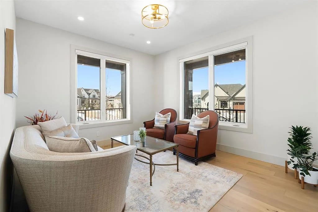 73 N Waters Edge Gdns