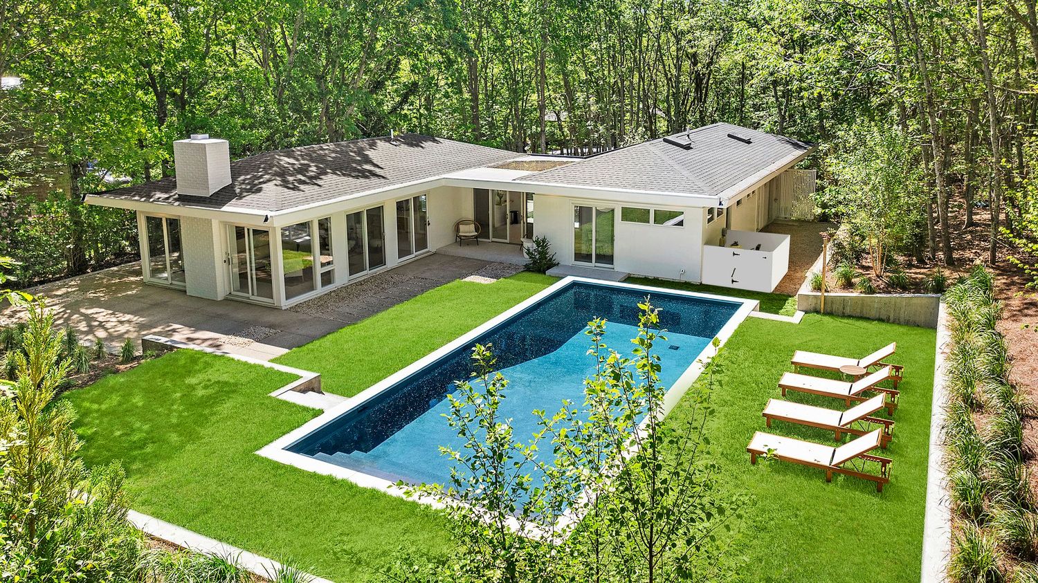 Whitecrest: Mid-Century Modern, Gut-Renovated and Gorgeous
