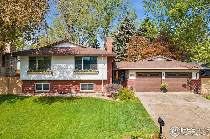 2207 Rollingwood Dr