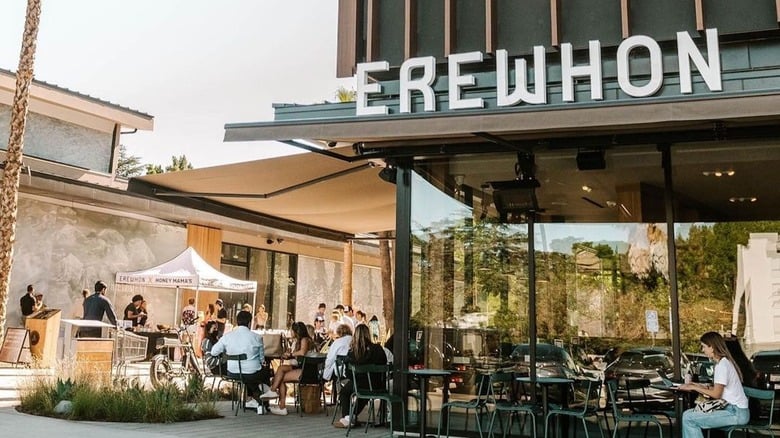 Exterior of the former T-Shirts Warehouse building on 17th Street in Costa Mesa, future site of Erewhon Orange County