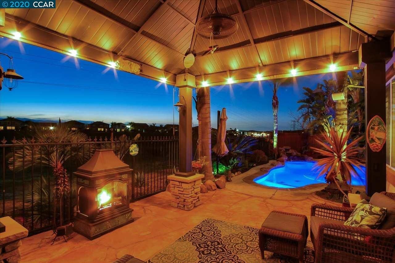 2661 Torrey Pines Dr
