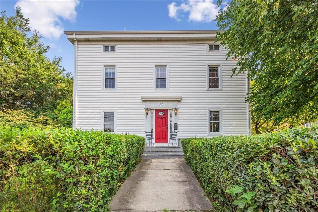 32 School St