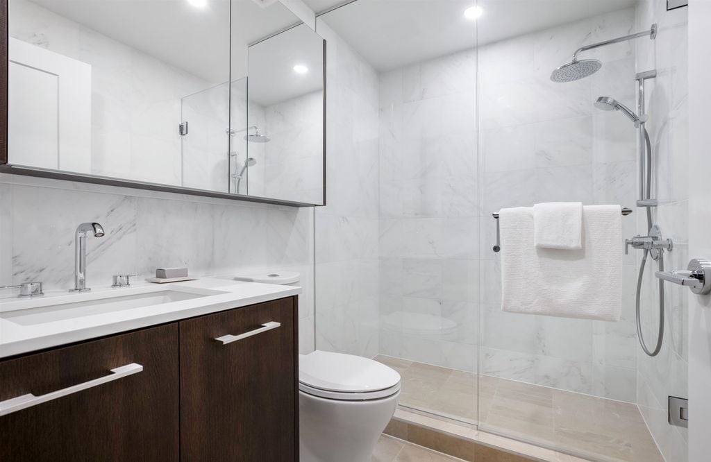 4908 Cambie St, #405