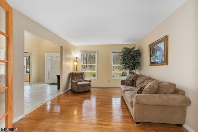 18 Crescent Ridge Rd
