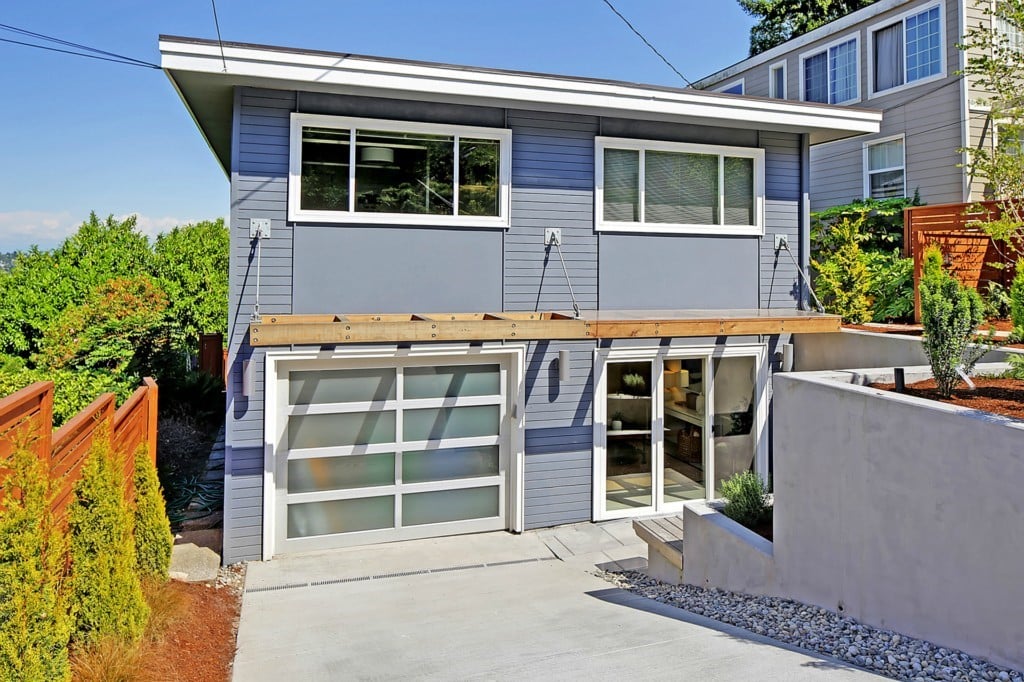 3242 25th Avenue W