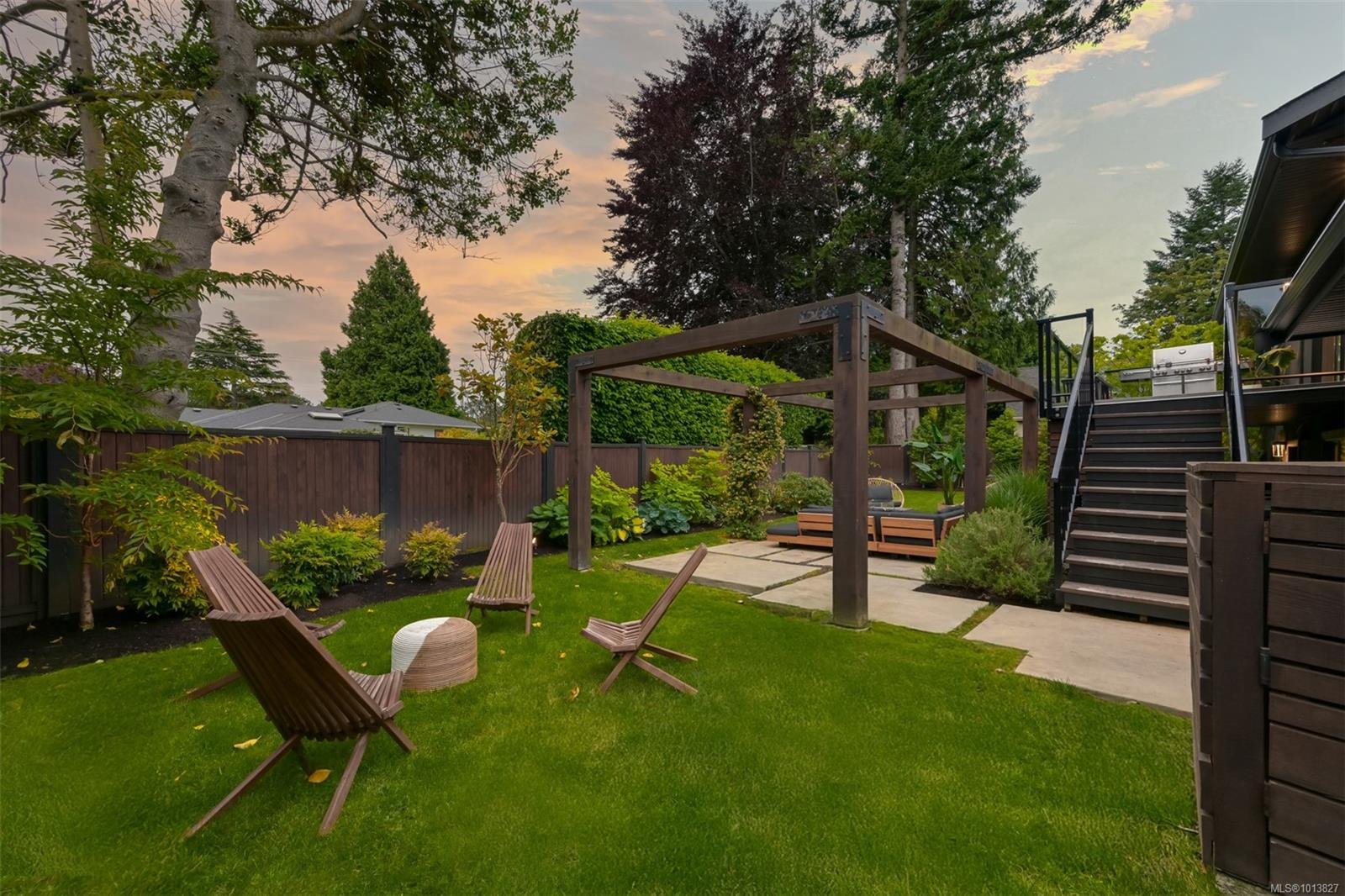 2091 Stonehewer Pl