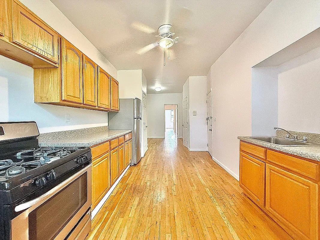 959 Metropolitan Avenue 3R