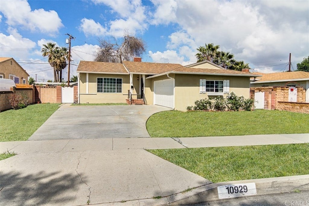 10929 Archway Dr