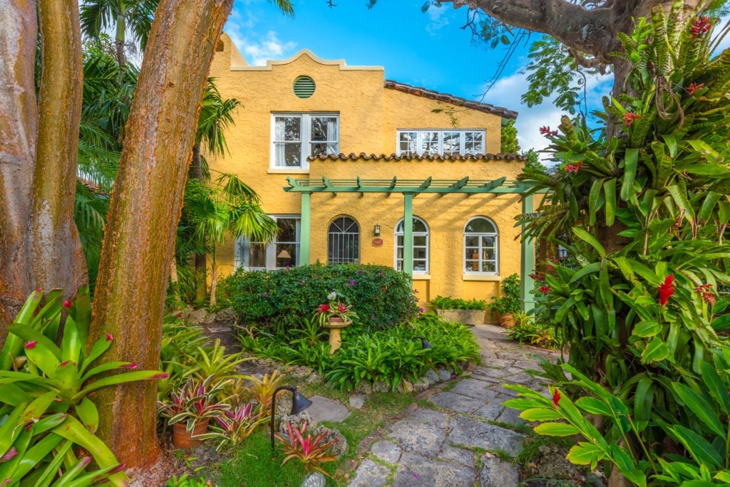 Chic Miami Beach Med-Deco Landmark Sells!