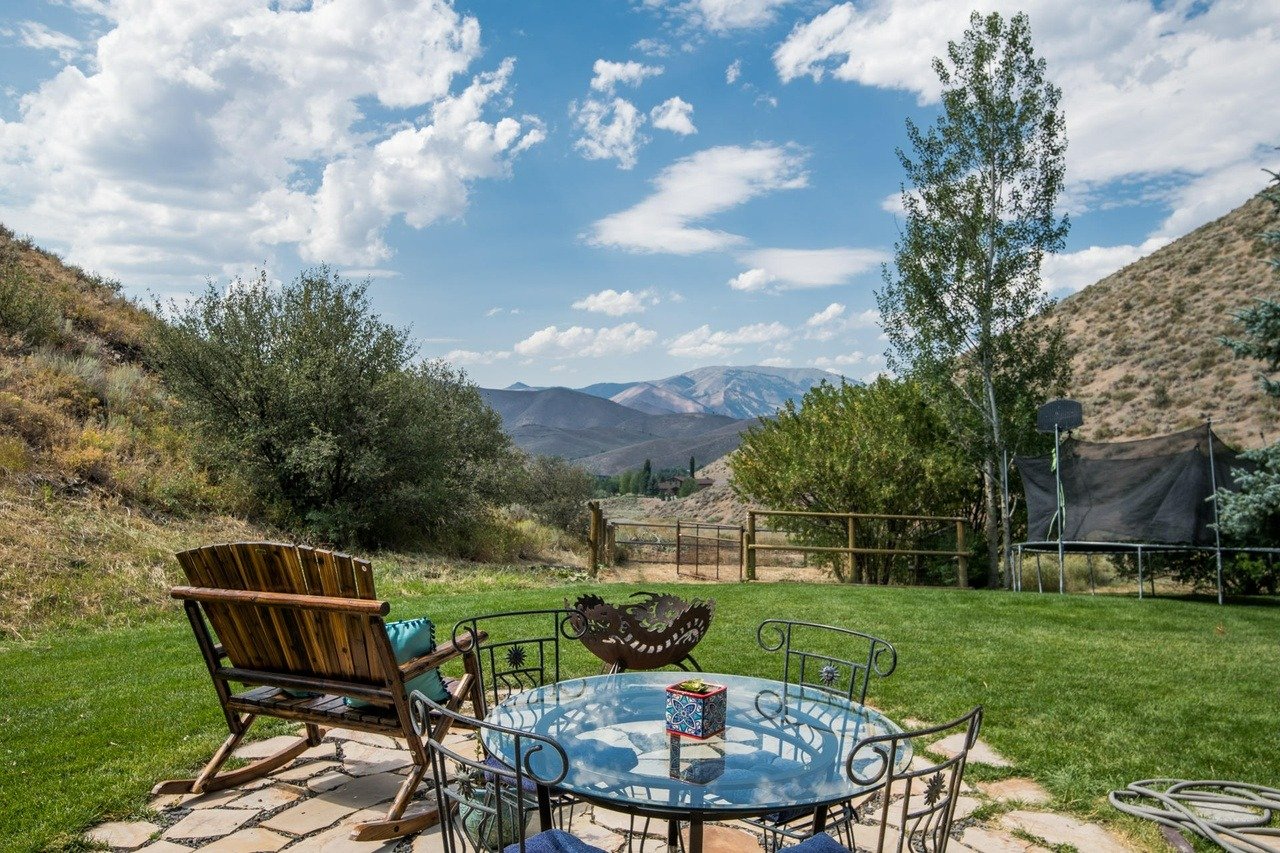 306 E Gulch Rd