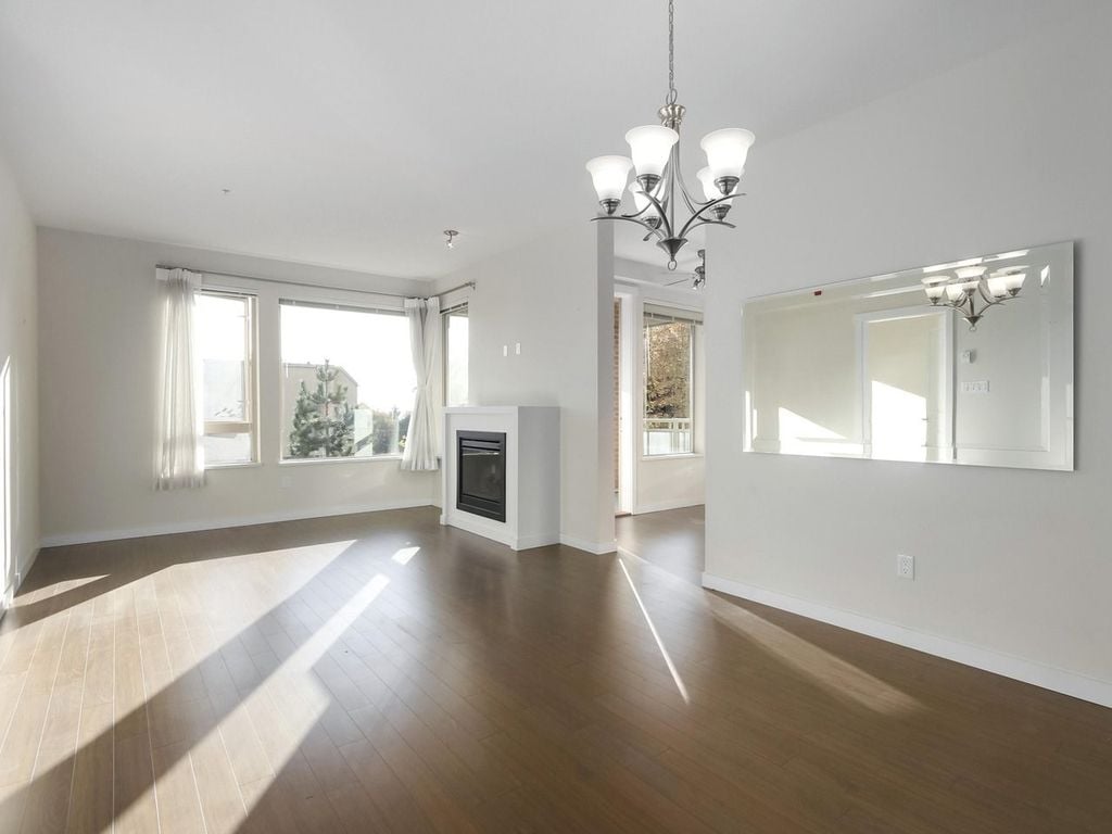 119 W 22nd St, #222