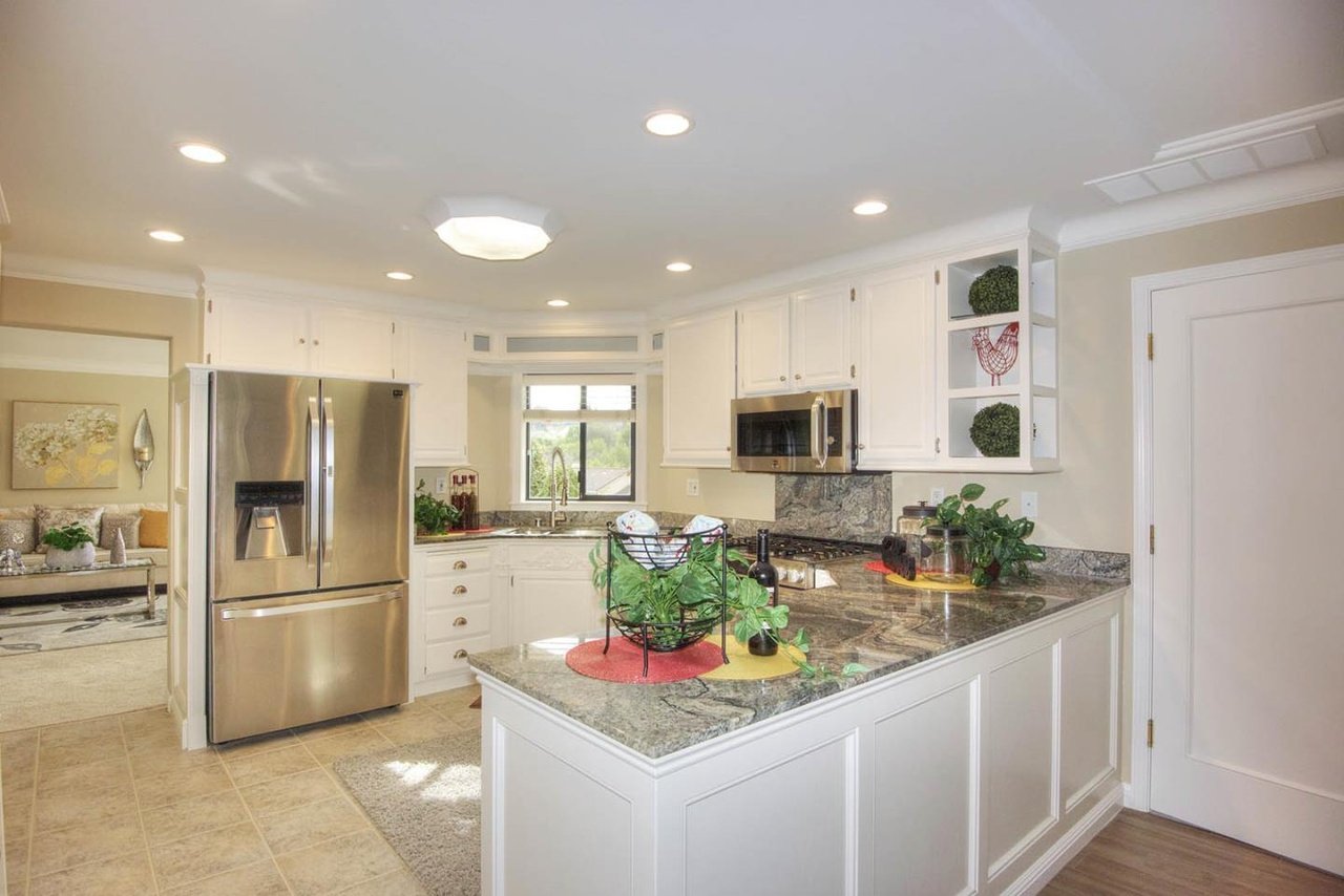 11332 Rolling Hills Dr