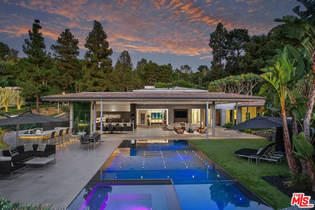 Nova Heights, Loma Vista Dr, 90210