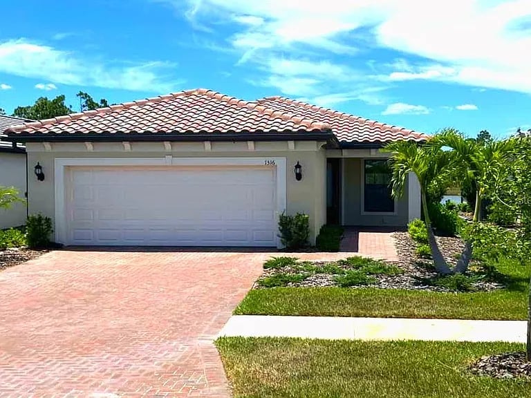 1316 Raspberry Dr
