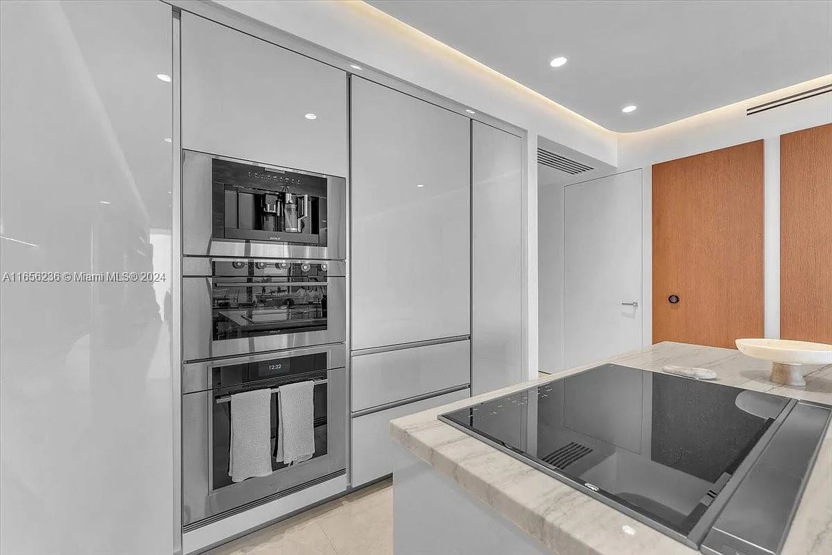 18975 Collins Ave #5302-6