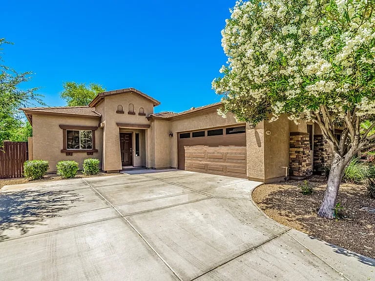 3906 W Roundabout Cir