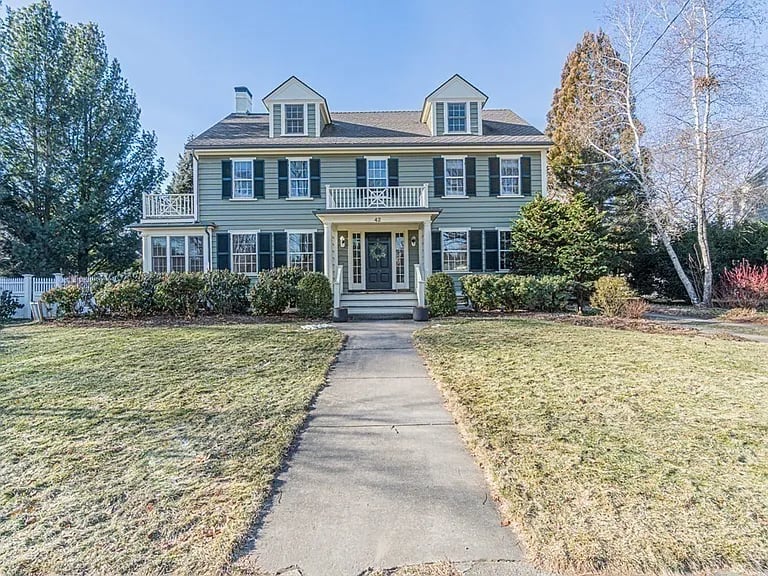 42 Cabot St