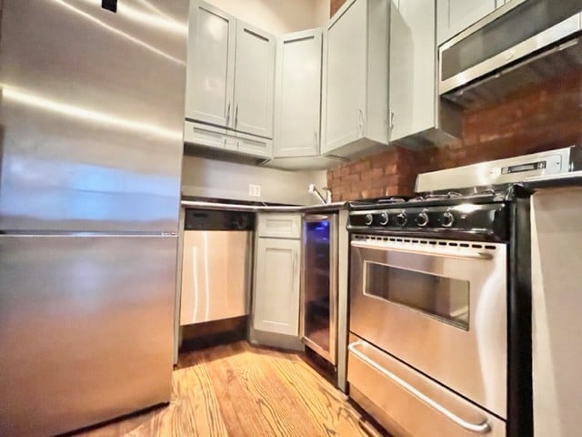 138 East 16th Street, #3B