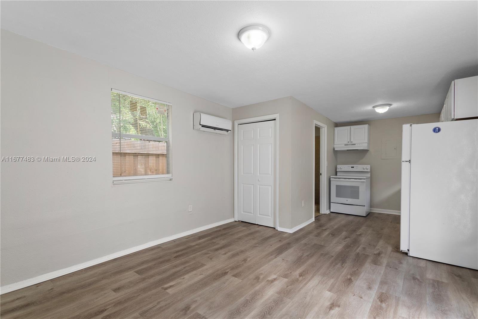 503 Avenida Hermosa, West Palm Beach, FL 33405