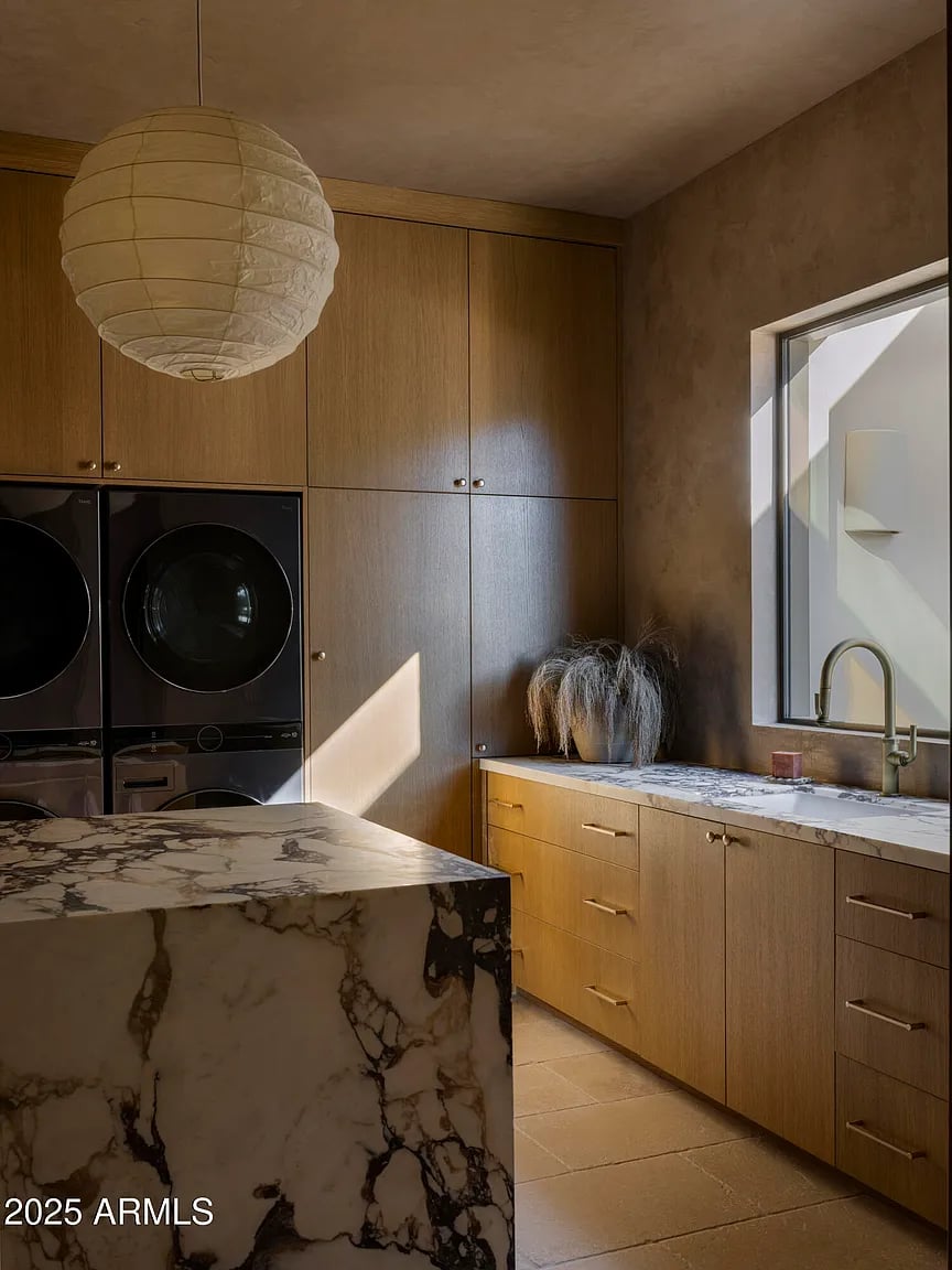 8631 N AVENIDA DEL SOL