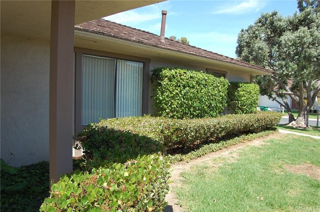 13 Featherwood