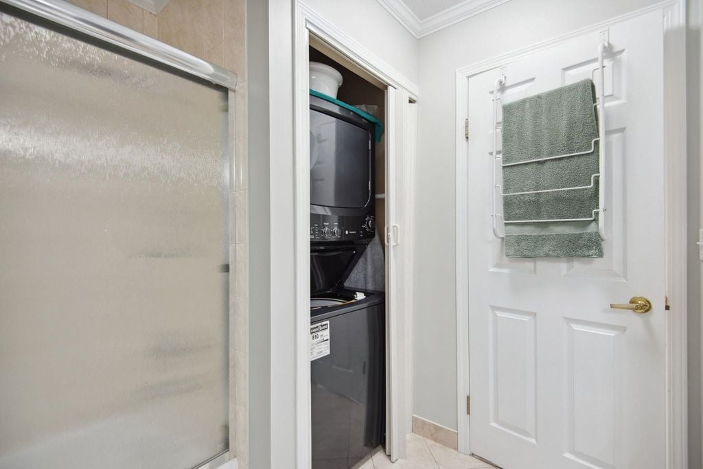 72 Jamieson Ct, #28