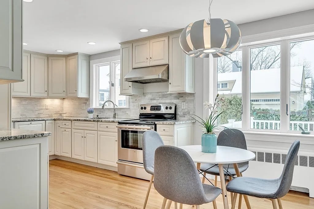 16 Asbury St