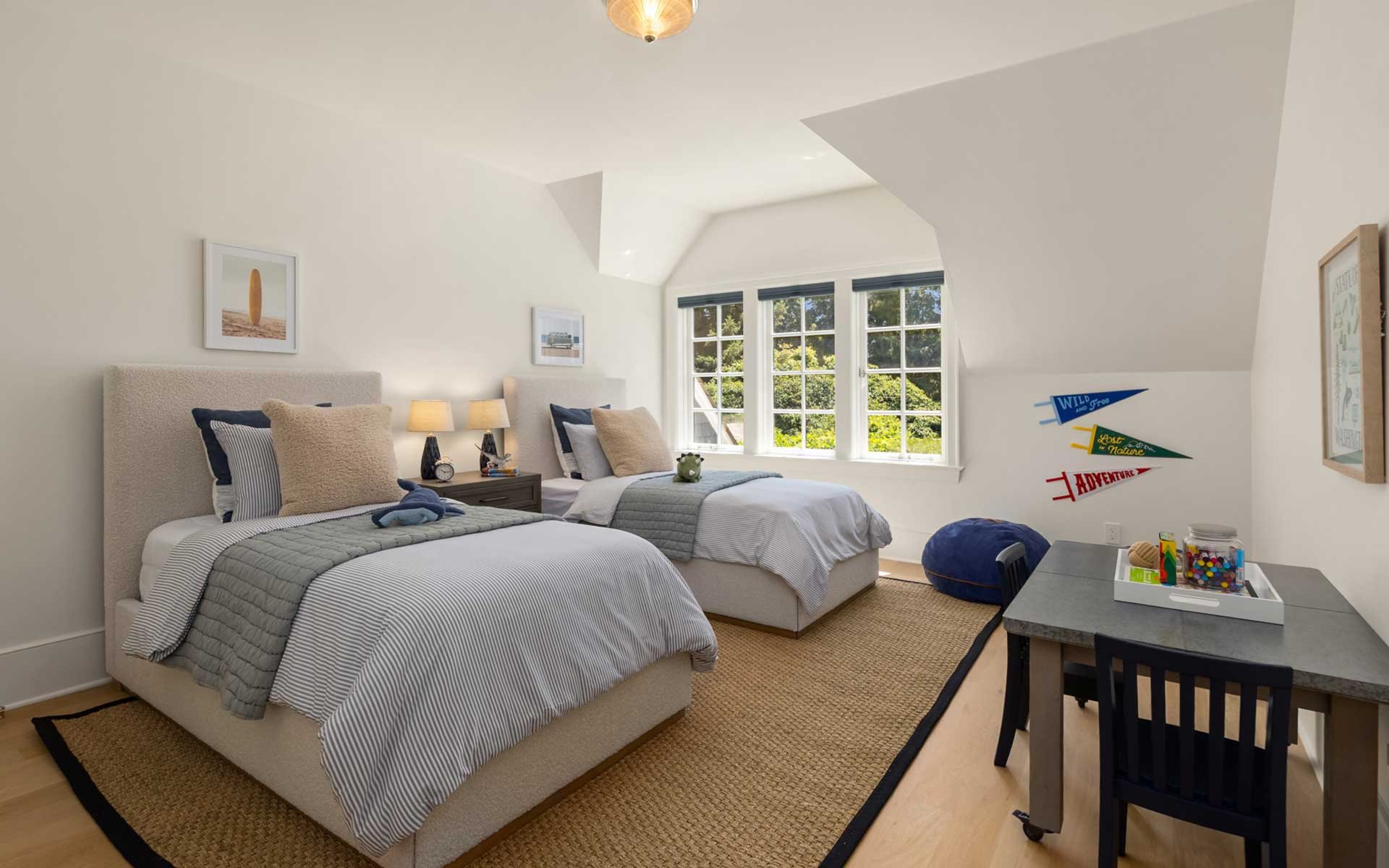 Sunny Hamptons Style in the Heart Of Medina
