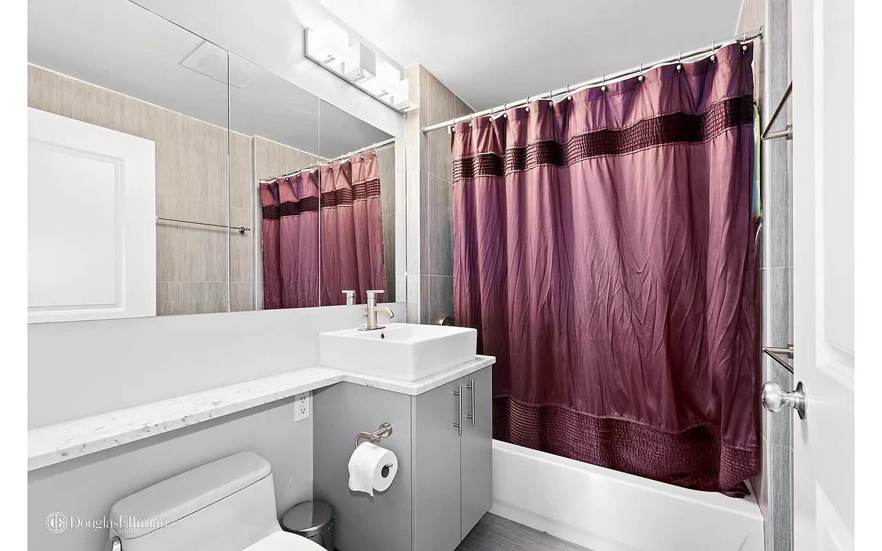 5-49 Borden Ave, #PHC