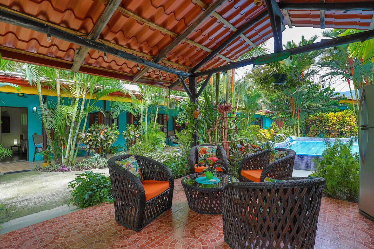 SUCCESSFUL BOUTIQUE HOTEL WITH OWNER’S HOME BY THE BEACH IN UVITA