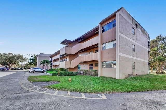 8421 E Lagos De Campo Blvd 