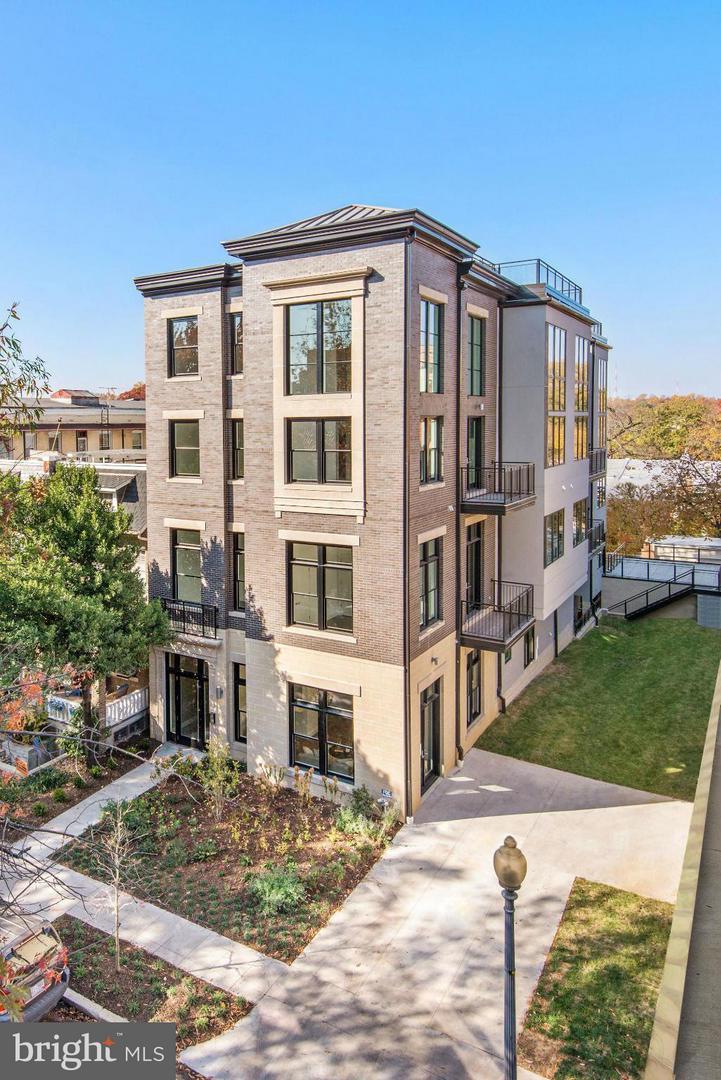 1767 Lanier Pl NW #1