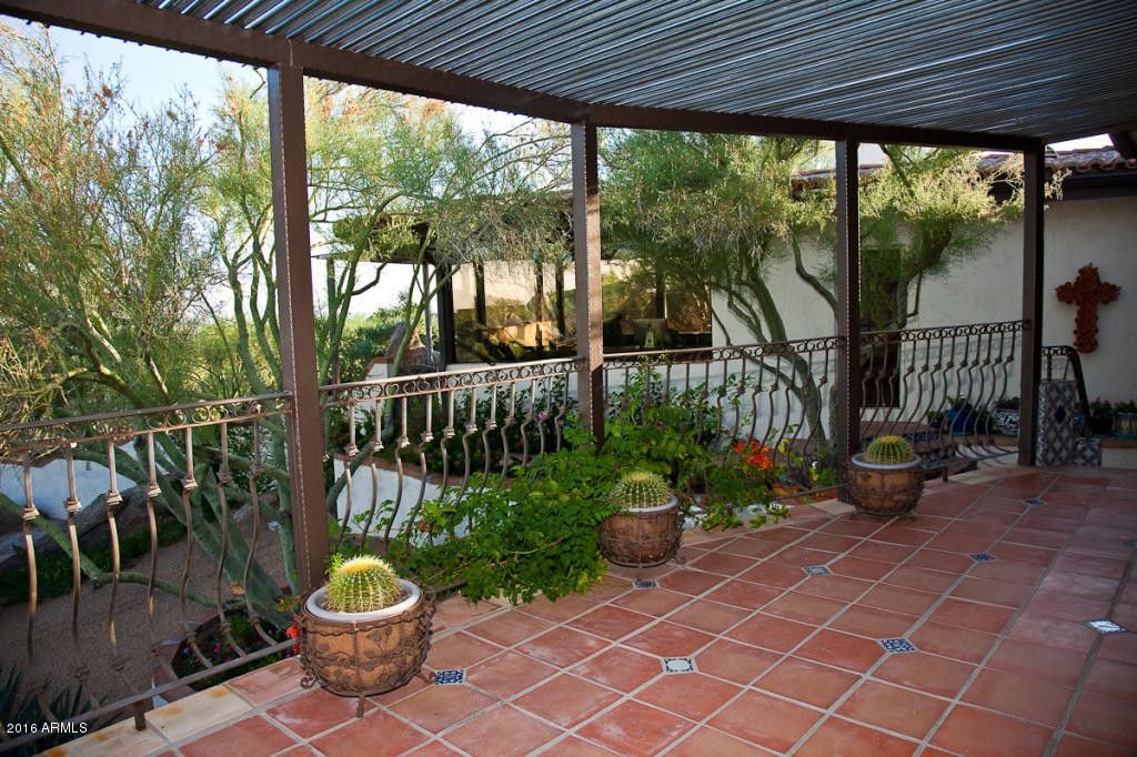39023 N BOULDER VIEW Dr