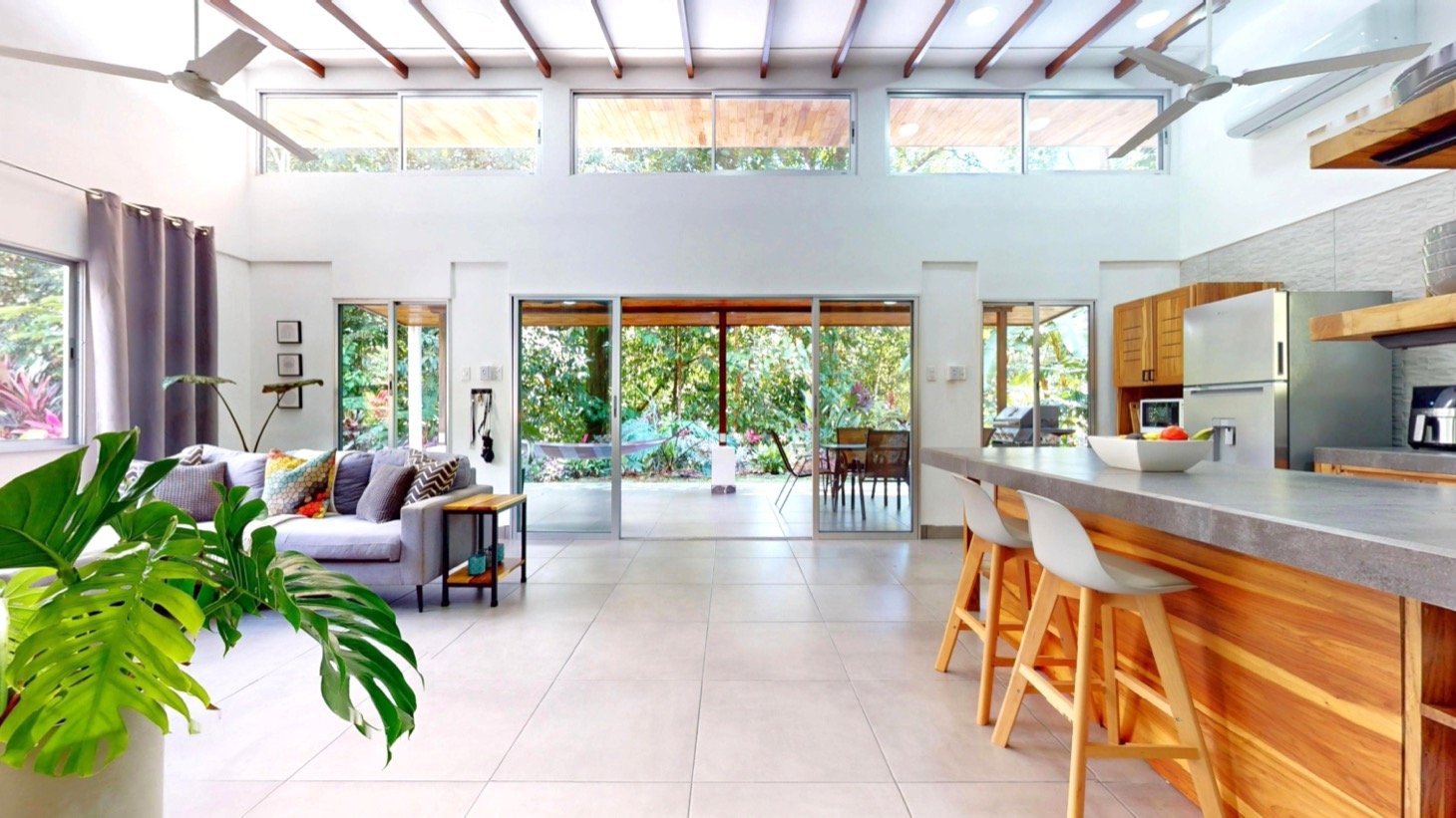 2 Bedroom Solar Home with Creek Frontage