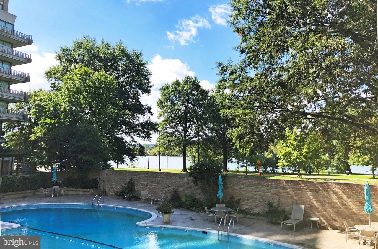 2700 Virginia Ave NW Unit 101/102