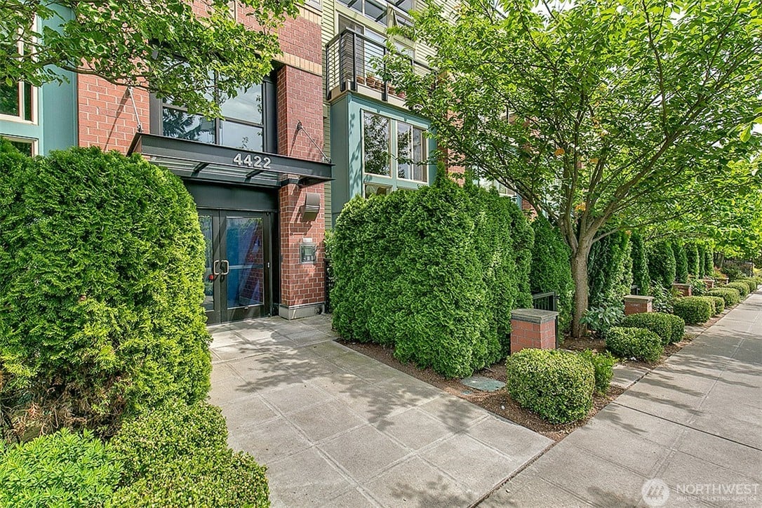 4422 Bagley Avenue N #308