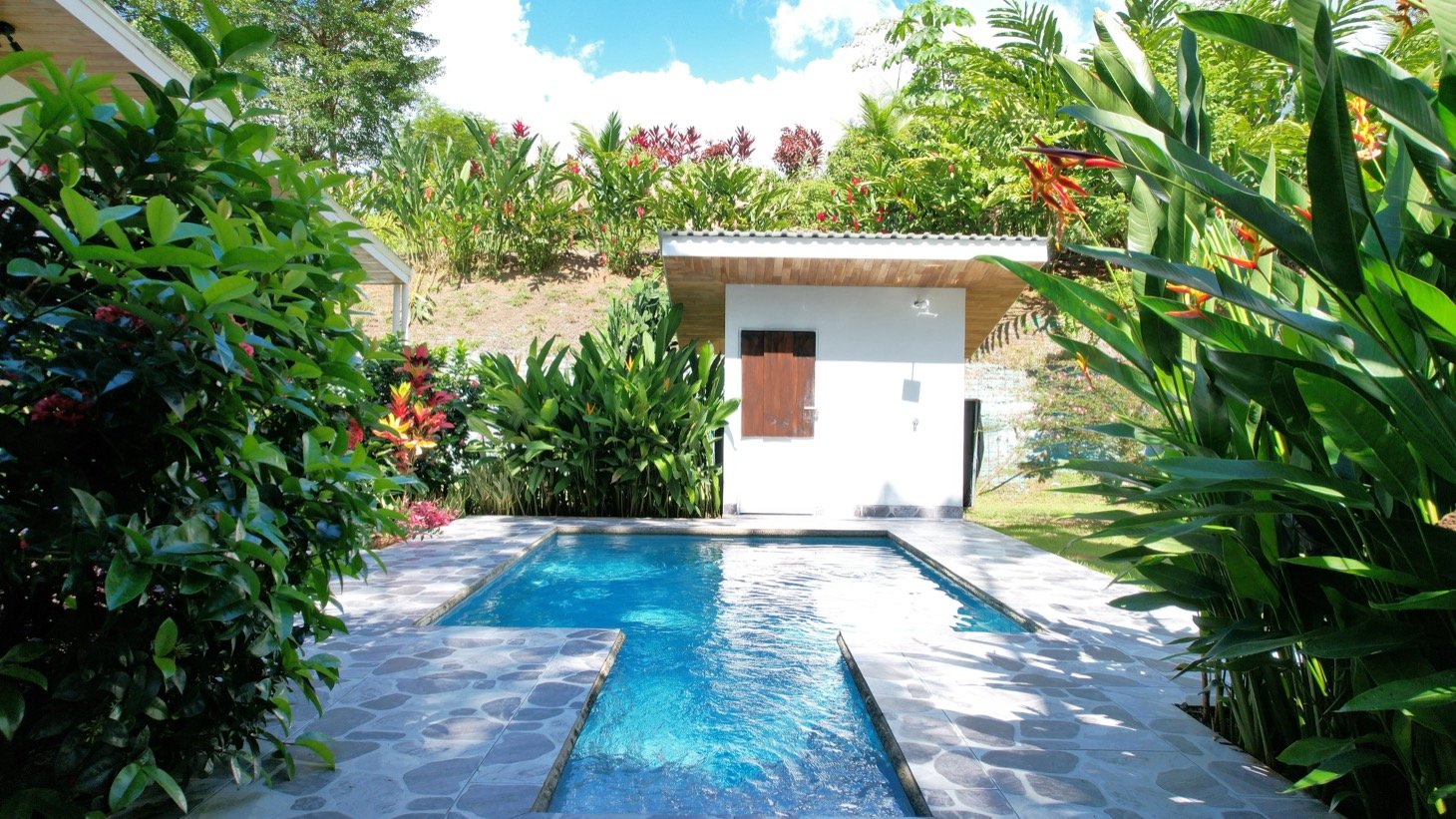 2 Bedroom Solar Home with Creek Frontage