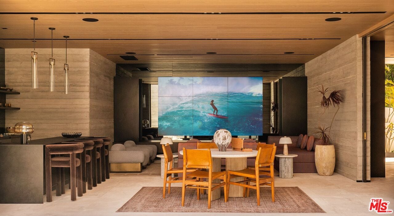 Skyreach Manor, Dume Dr, 90265