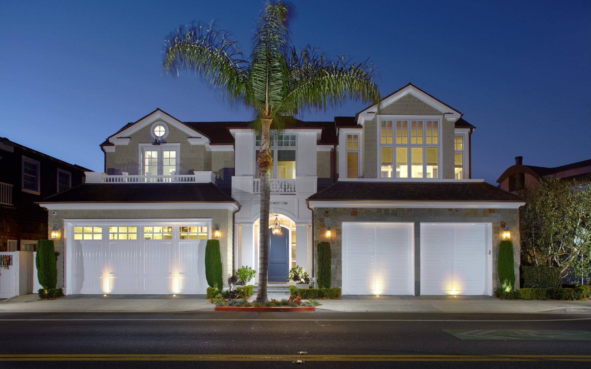 1324 E Balboa Boulevard